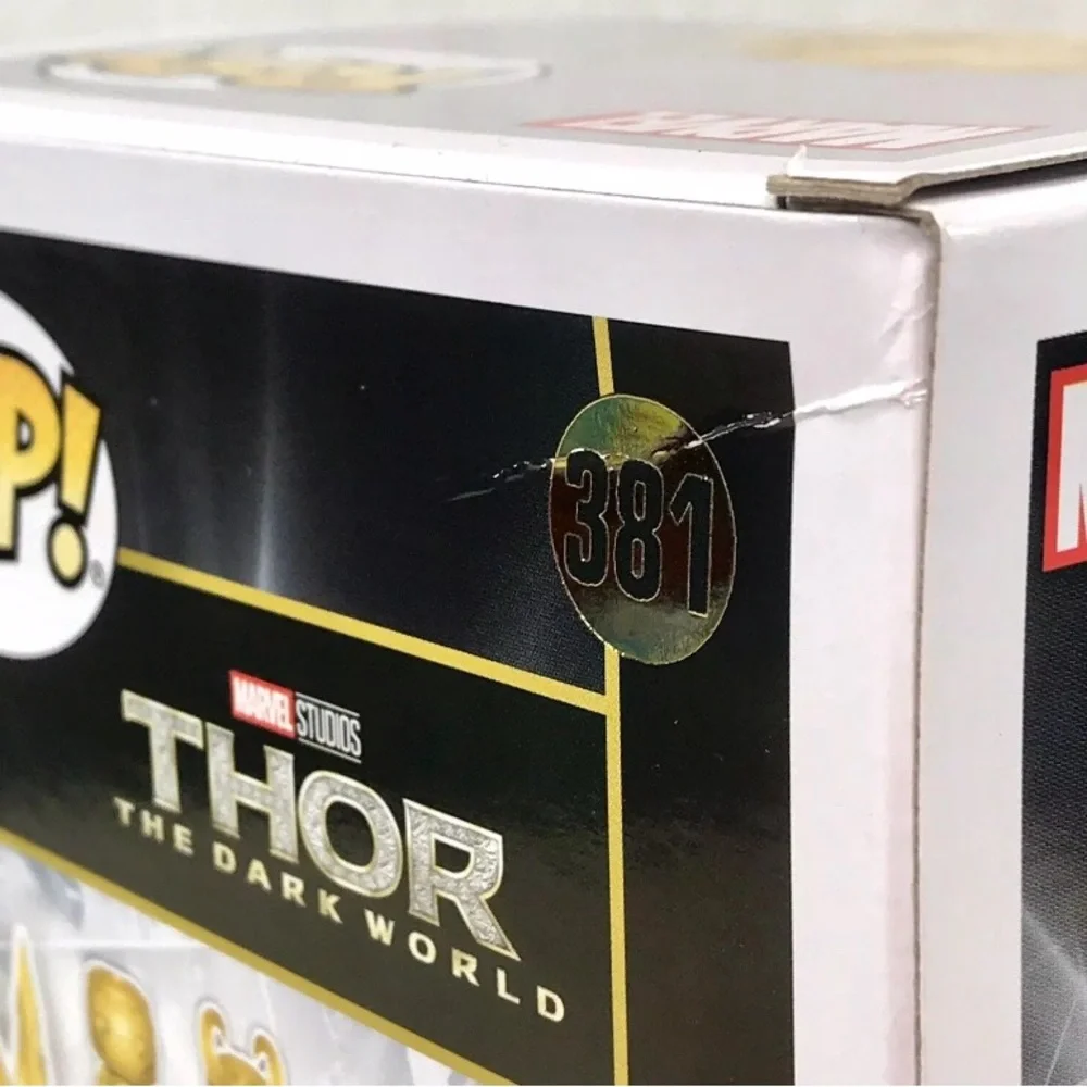 Funko Pop Marvel Studios Thor 381 Gold Chrome Bobblehead - Picture 3 of 4